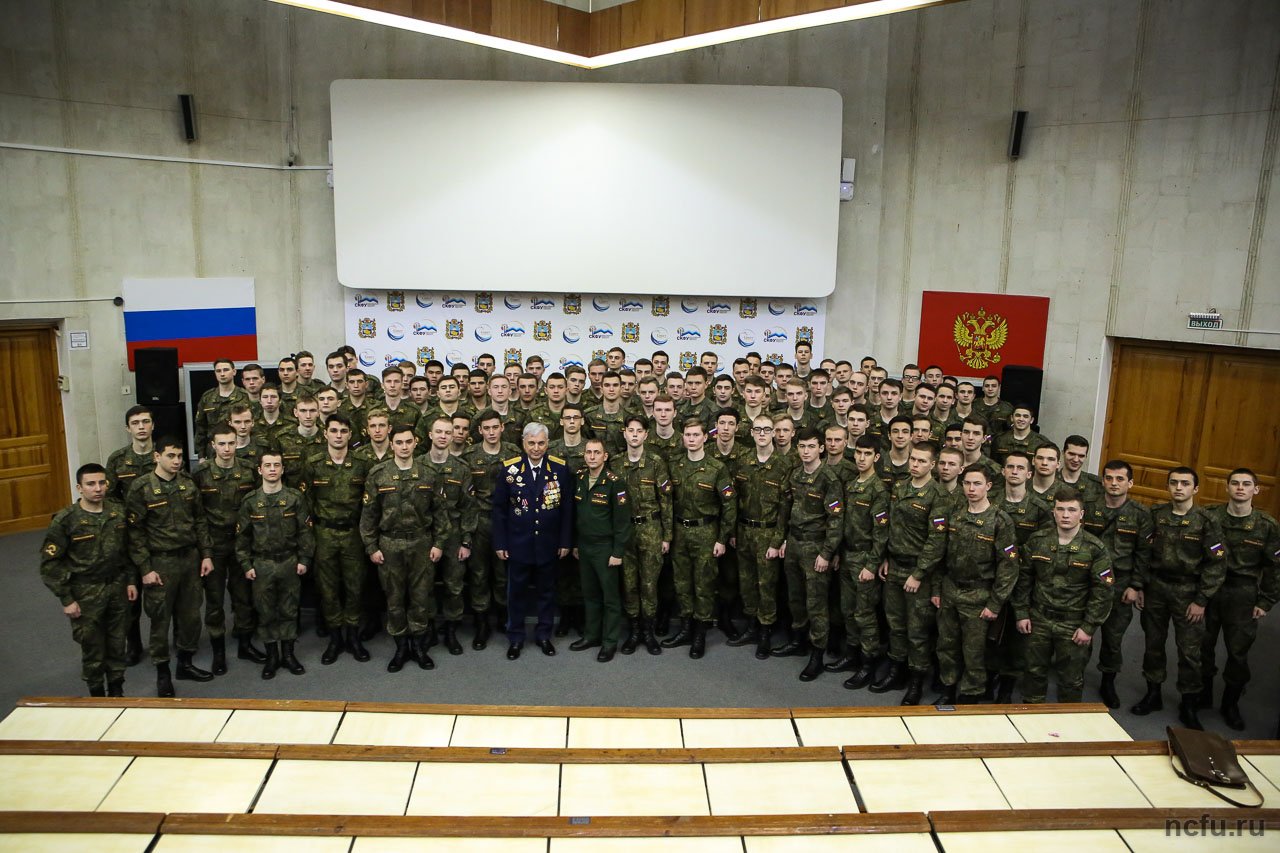general-lejtenant-oleg-balayan-vstretilsya-so-studentami-skfu-ncfu.ru-05
