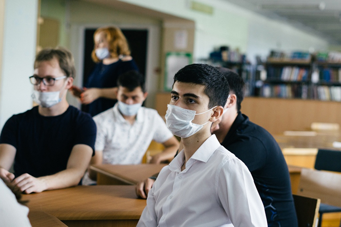glava-nevinnomysska-mihail-minenkov-vstretilsya-so-studentami-skfu-cfu.ru-01