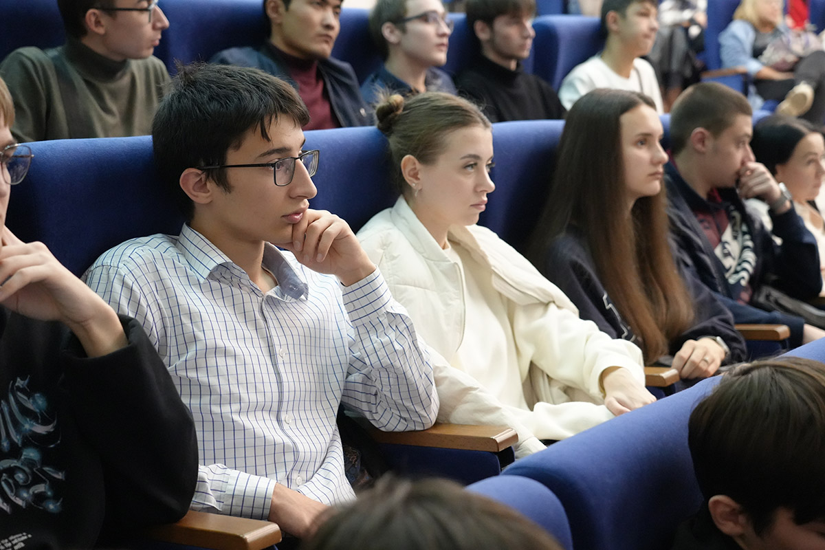 gostinuyu-skfu-posetil-obshchestvennyj-deyatel-konstantin-malofeev-ncfu-ru-01 (2)