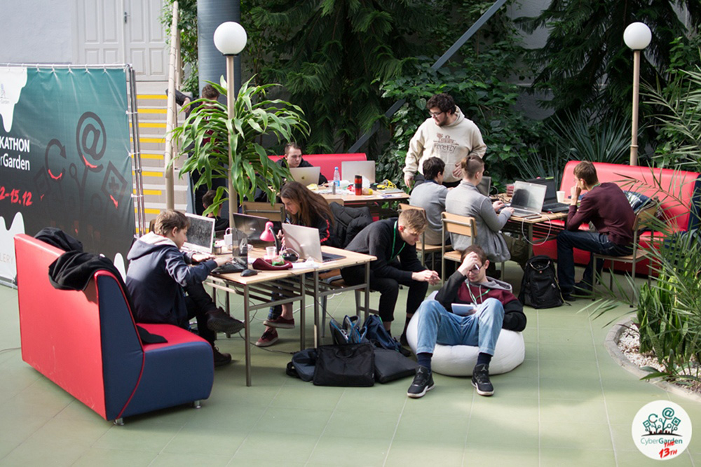 Студенты СКФУ – победители хакатона Cyber Garden Студенты СКФУ – победители хакатона Cyber Garden