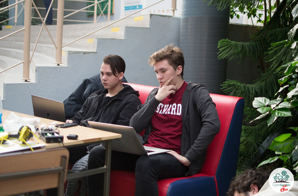 Студенты СКФУ – победители хакатона Cyber Garden Студенты СКФУ – победители хакатона Cyber Garden