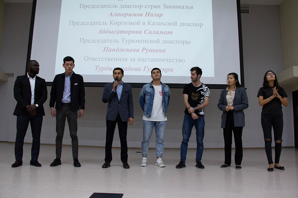 Иностранные студенты познакомились со структурными подразделениями вуза