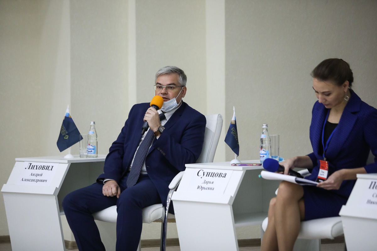na-baze-skfu-sostoyalsya-forum-predprinimatelej-ncfu.ru-03