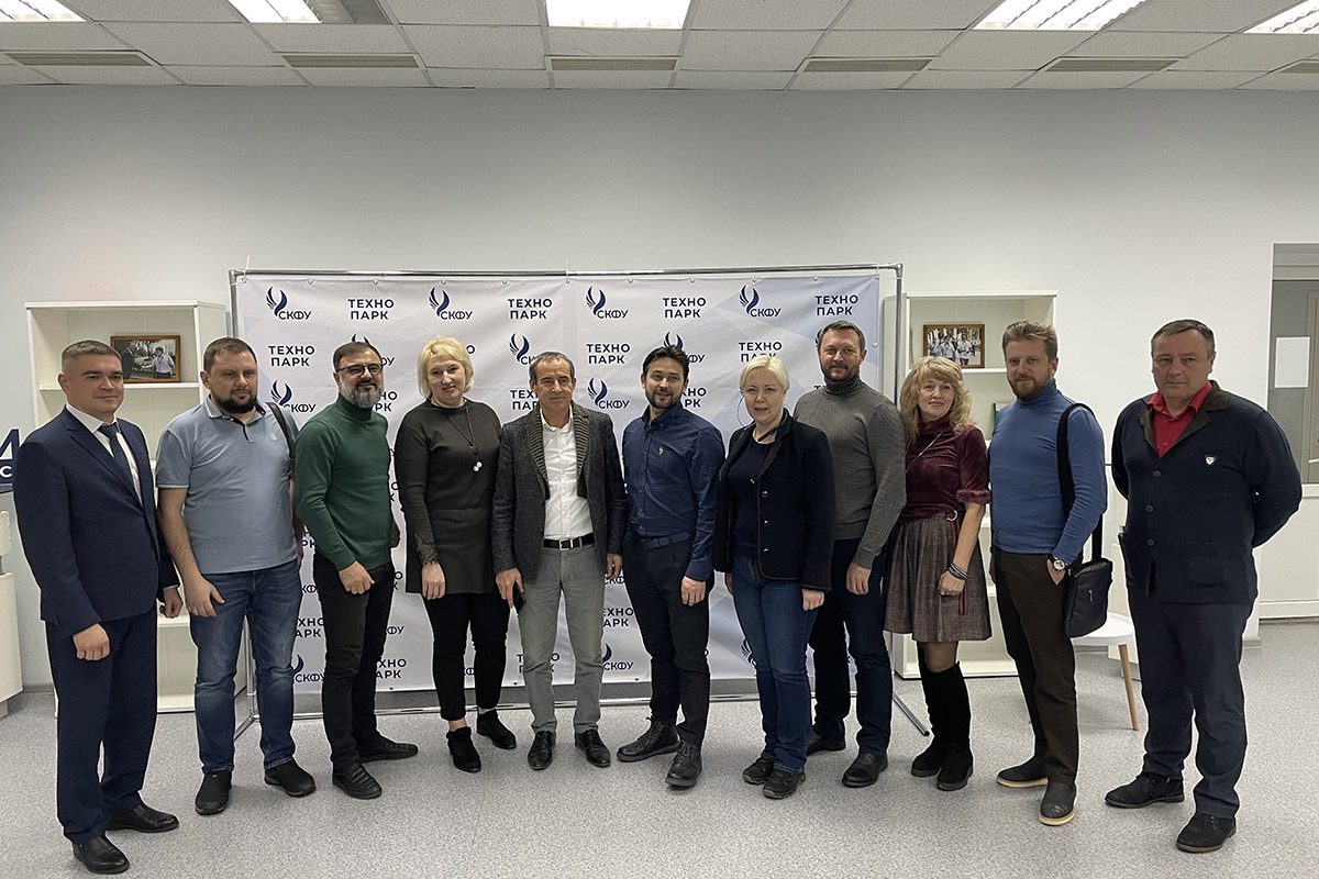 predprinimateli-vyrazili-gotovnost-rabotat-nastavnikami-studencheskih-proektnyh-komand-ncfu-ru-02