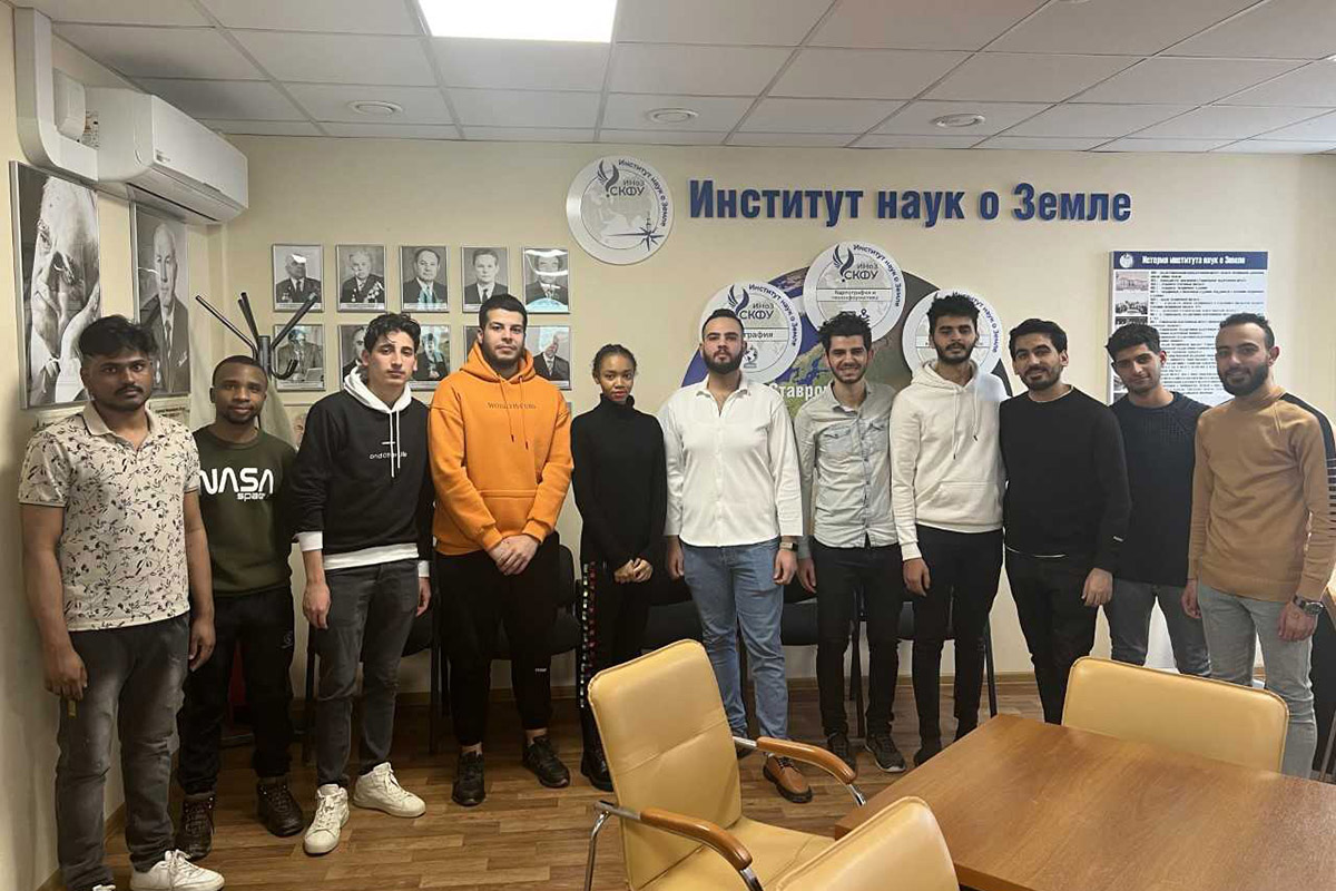 predstavitel-skfu-rasskazal-o-vozmozhnostyah-trudoustrojstva-inostrannyh-studentov-ncfu-ru-01