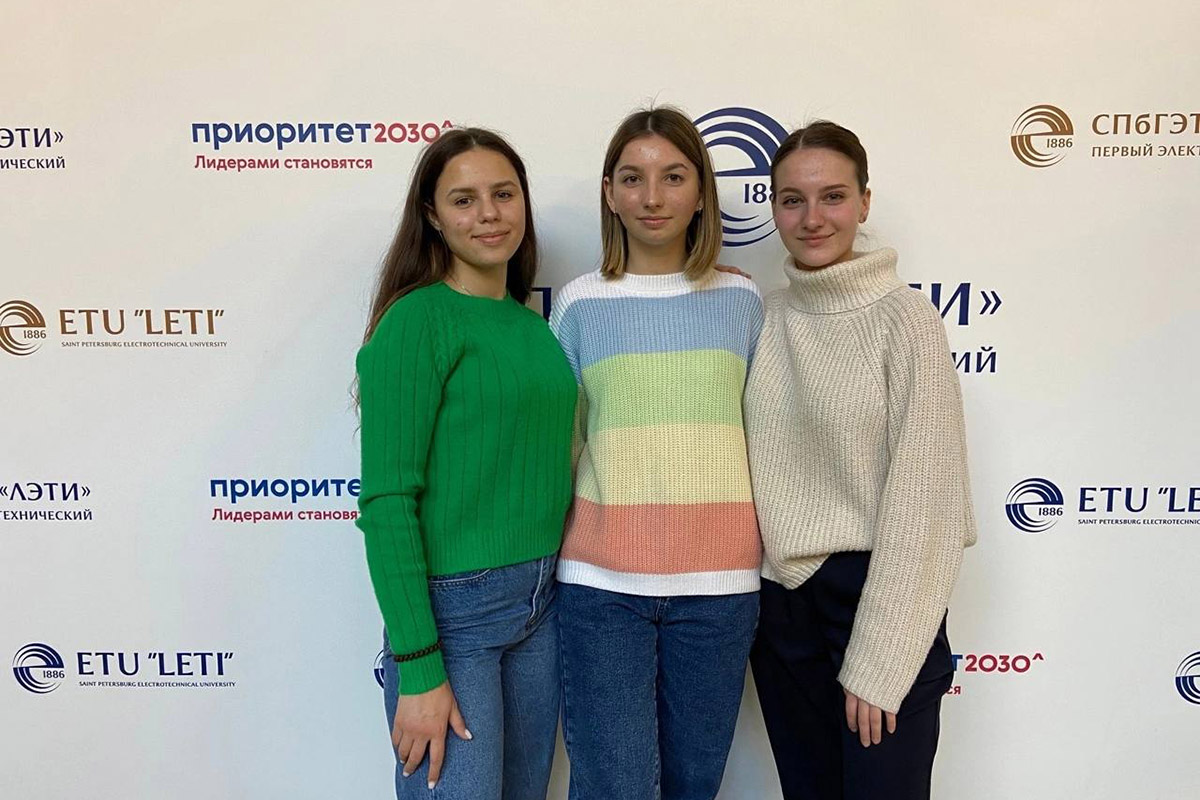 predstavitelnicy-skfu-uchastnicy-vserossijskogo-festivalya-s-mezhdunarodnym-uchastiem-ncfu-ru-01