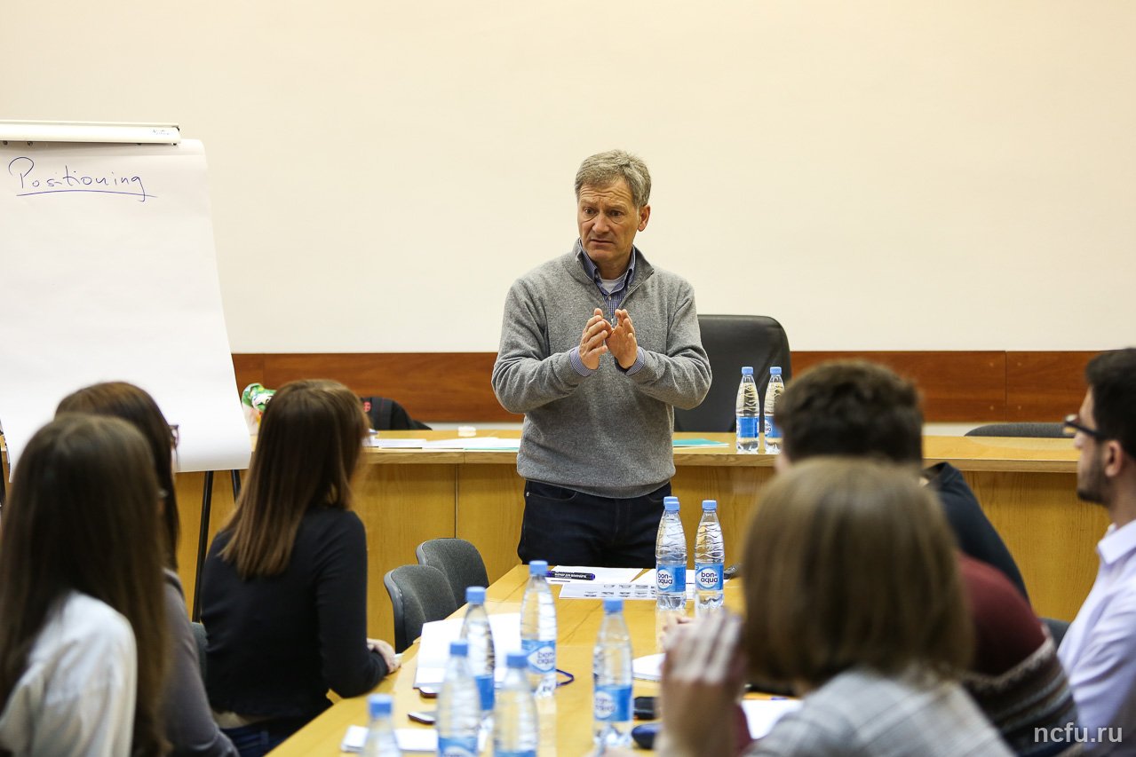 professor-lyucernskogo-universiteta-provyol-kurs-lekcij-v-skfu-ncfu.ru-05