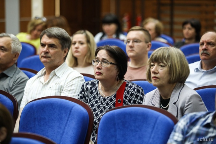 Представители ректората встретились с преподавателями Института информационных технологий и телекоммуникаций Представители ректората встретились с преподавателями Института информационных технологий и телекоммуникаций