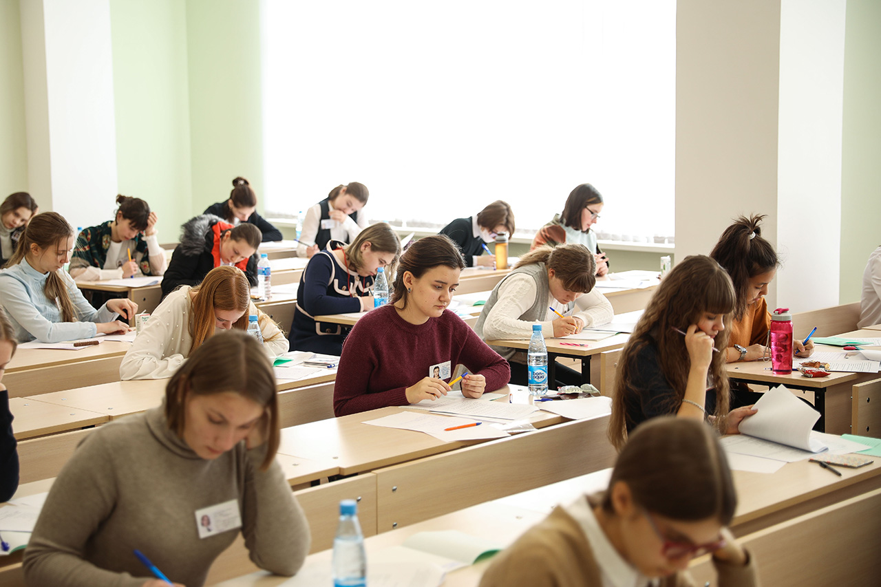 В СКФУ прошёл региональный этап Всероссийской олимпиады школьников по литературе В СКФУ прошёл региональный этап Всероссийской олимпиады школьников по литературе