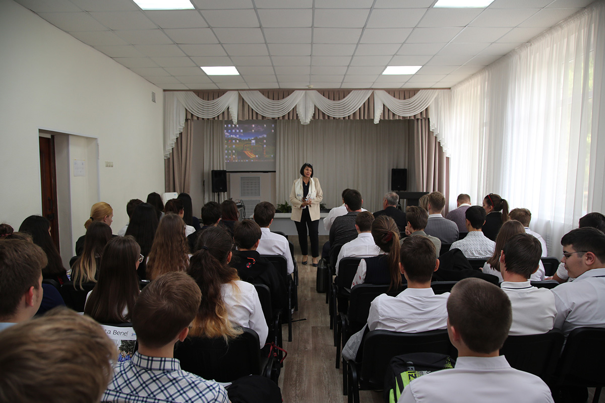 skfu-otkryl-akademicheskij-klass-v-pyatigorskoj-shkole-ncfu.ru-01.jpg