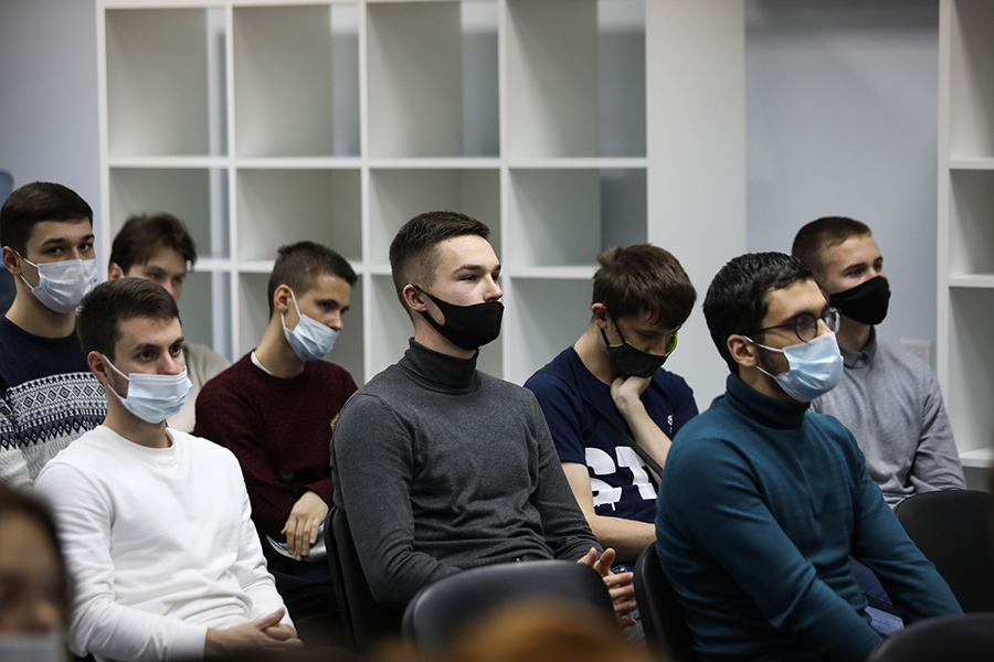 skfu-stanovitsya-drajverom-razvitiya-tekhnologicheskogo-predprinimatelstva-sredi-studentov-ncfu-ru-02