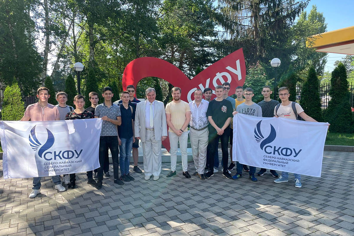 strojotryad-skfu-otpravilsya-na-podstanciyu-tihoreckaya-ncfu-ru-02