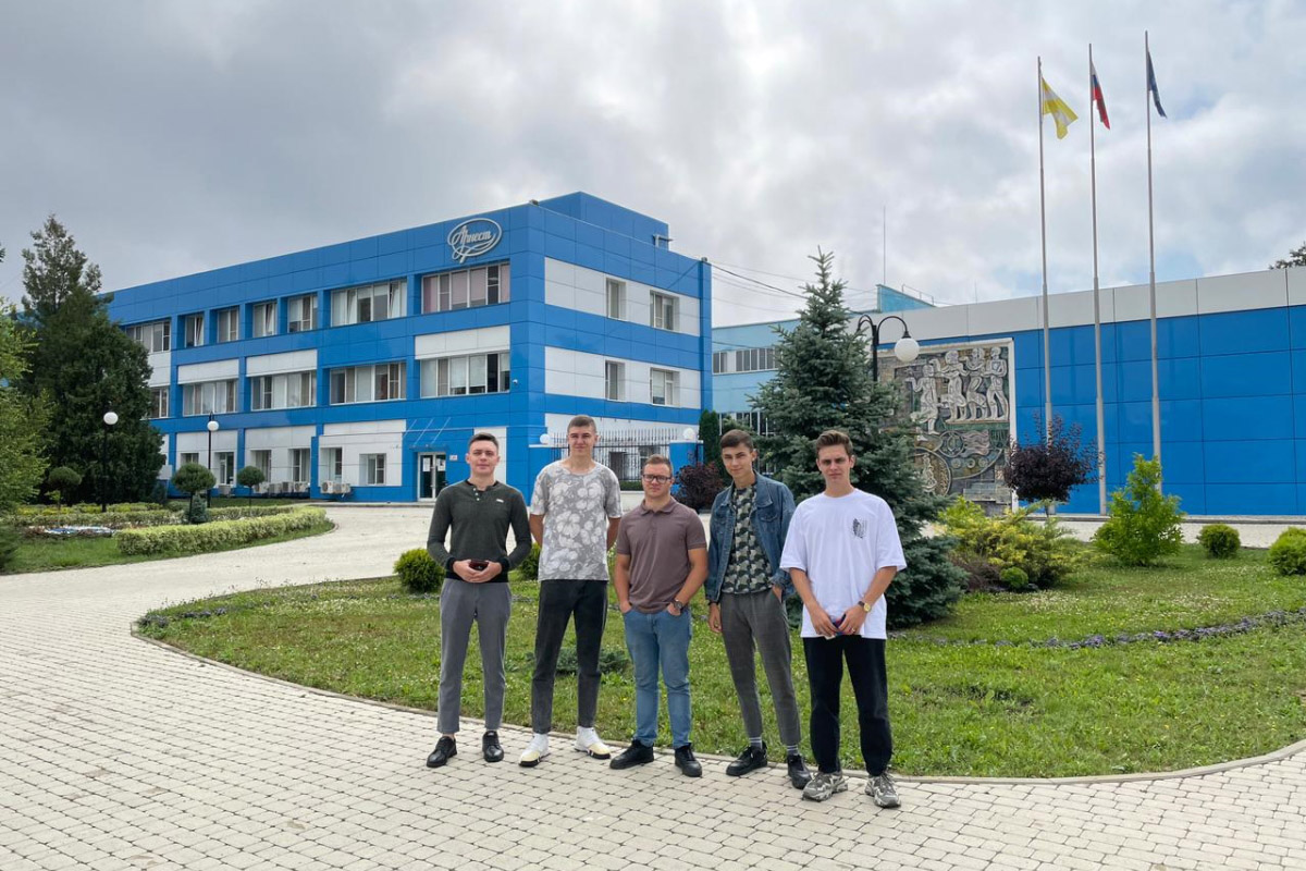 studenty-skfu-prohodyat-praktiku-na-predpriyatiyah-partnerah-ncfu-ru-01 studenty-skfu-prohodyat-praktiku-na-predpriyatiyah-partnerah-ncfu-ru-01