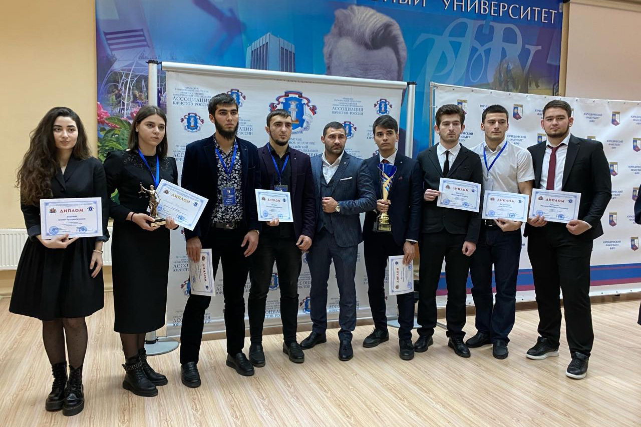 studenty-skfu-uchastniki-vserossijskih-sudebnyh-debatov-ncfu.ru-01