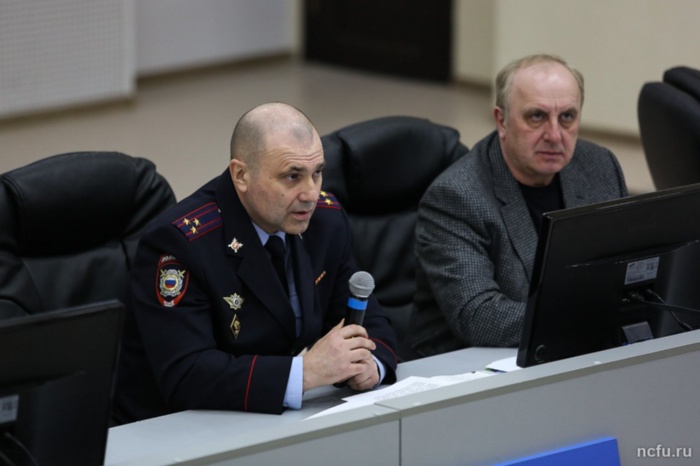 Студенты СКФУ встретились с представителями МВД Студенты СКФУ встретились с представителями МВД