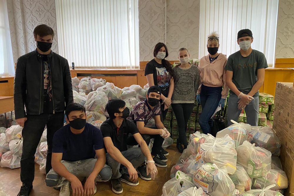 Студенты-волонтеры помогают пятигорчанам Студенты-волонтеры помогают пятигорчанам