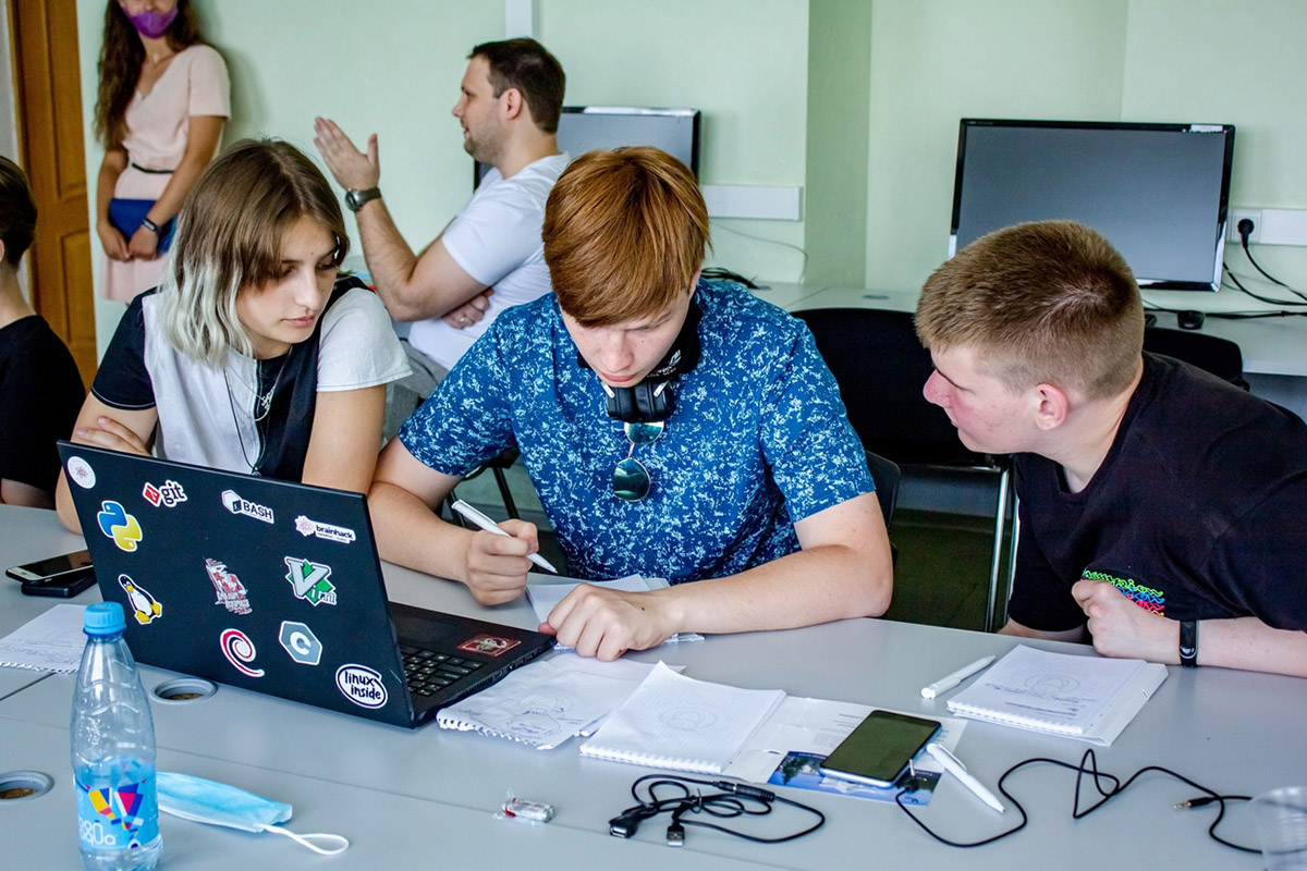 uchastniki-letnego-universiteta-podgotovili-socialnye-proekty-ncfu-ru-01