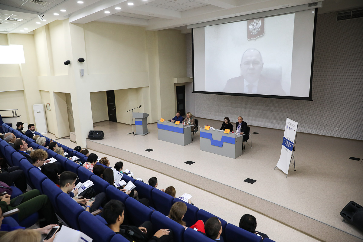 v-skfu-prohodit-mezhdunarodnaya-konferenciya-po-prepodavaniyu-russkogo-yazyka-kak-nerodnogo-i-inostrannogo-ncfu-ru-02