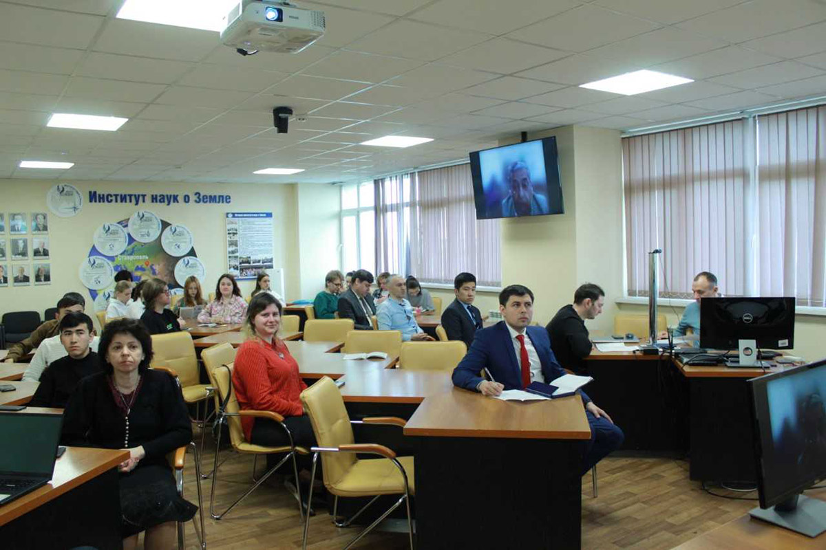 v-skfu-proveli-nauchnuyu-konferenciyu-sovmestno-s-samarkandskimi-geografami-ncfu-ru-01 (1)