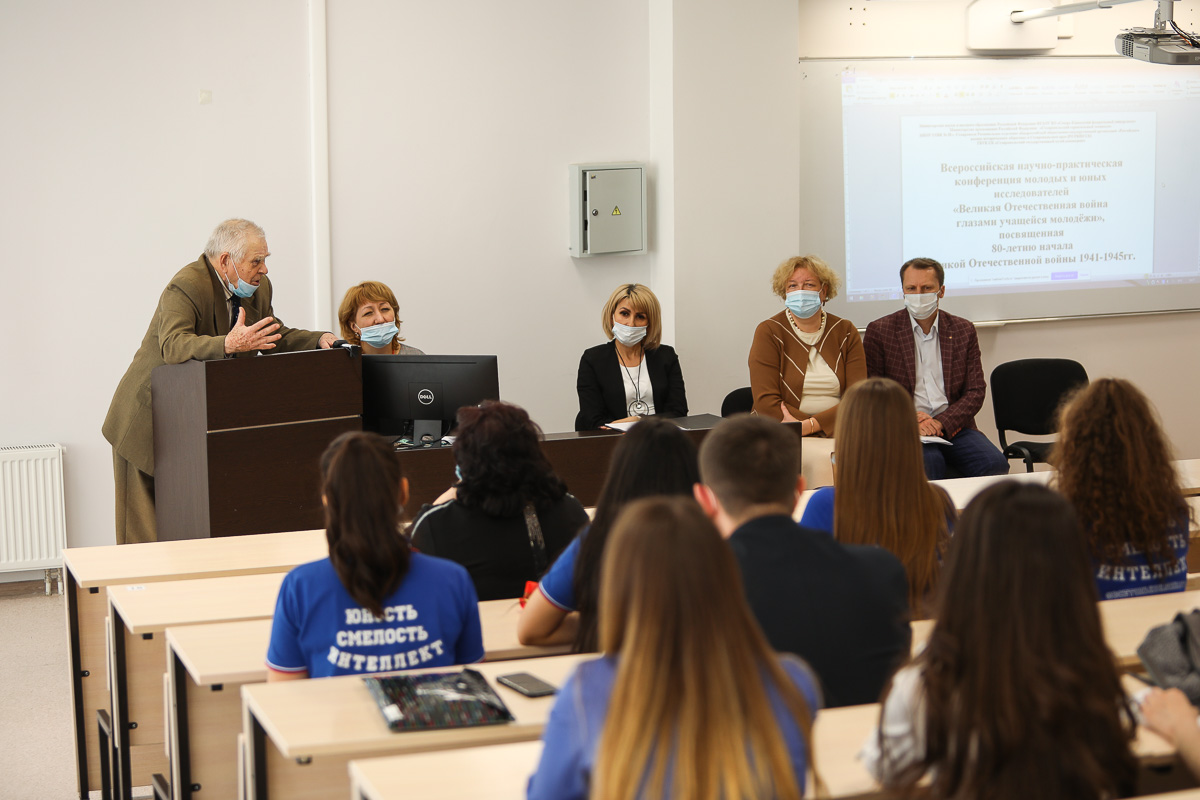 v-skfu-sostoyalas-konferenciya-posvyashchennaya-velikoj-otechestvennoj-vojne-ncfu-ru-03