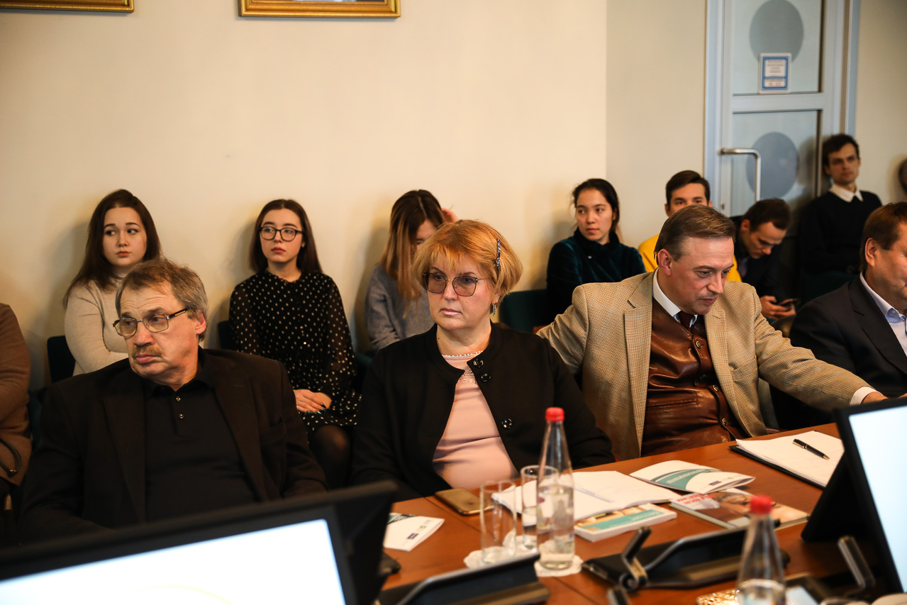 В СКФУ обсудили социально-экономическое развитие России В СКФУ обсудили социально-экономическое развитие России