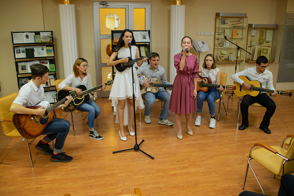 В СКФУ прошёл концерт поэтического клуба «Вдохновение» В СКФУ прошёл концерт поэтического клуба «Вдохновение»