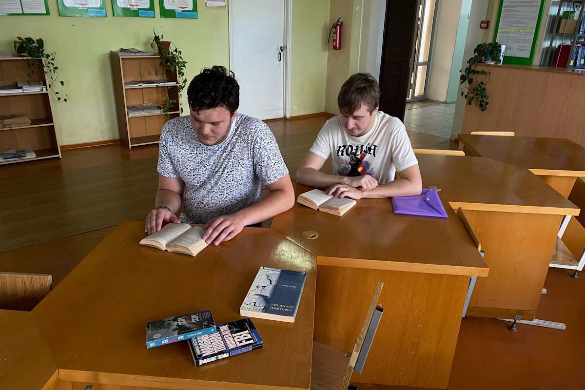 v-skfu-rabotaet-mini-biblioteka-na-anglijskom-yazyke-ncfu-ru-01 (2)