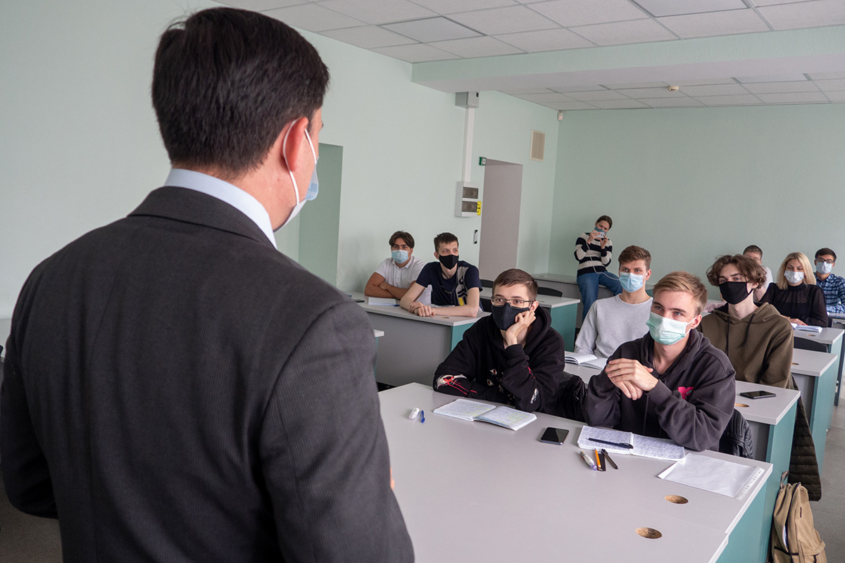 v-universitete-provodyatsya-vstrechi-po-profilaktike-covid-19-ncfu-ru-01