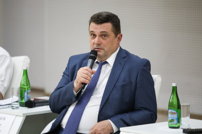 Встреча студентов и преподавателей Гуманитарного института с председателем Союза журналистов России Владимиром Соловьёвым Встреча студентов и преподавателей Гуманитарного института с председателем Союза журналистов России Владимиром Соловьёвым