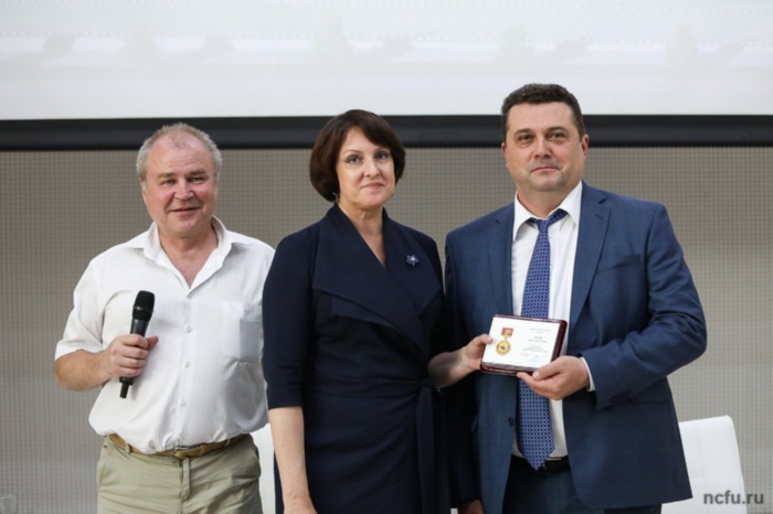 Встреча студентов и преподавателей Гуманитарного института с председателем Союза журналистов России Владимиром Соловьёвым Встреча студентов и преподавателей Гуманитарного института с председателем Союза журналистов России Владимиром Соловьёвым