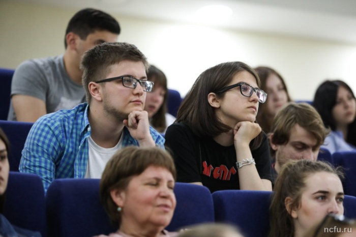 Встреча студентов и преподавателей Гуманитарного института с председателем Союза журналистов России Владимиром Соловьёвым Встреча студентов и преподавателей Гуманитарного института с председателем Союза журналистов России Владимиром Соловьёвым