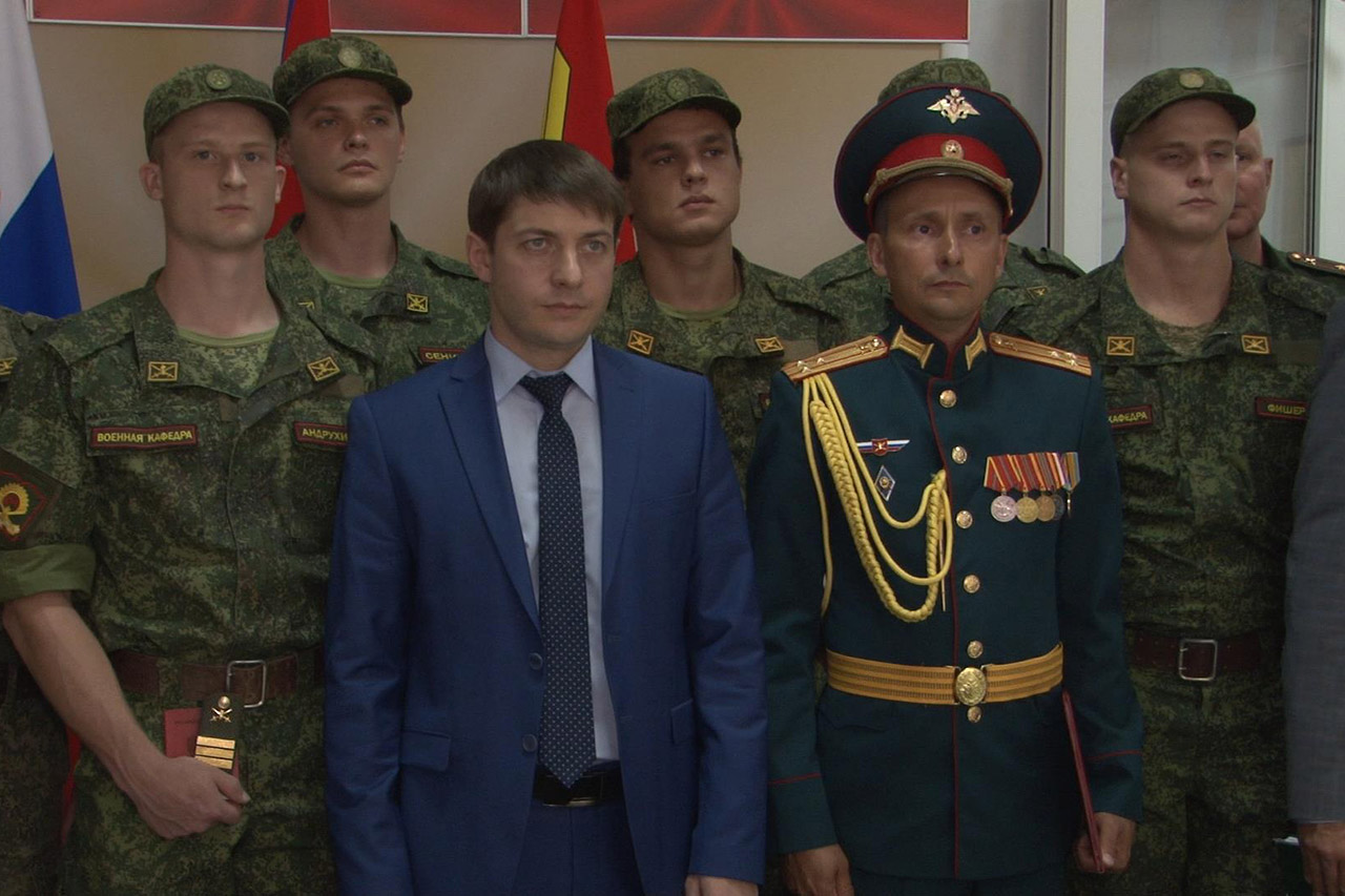 Выданы первые военные билеты студентам ВУЦ 
