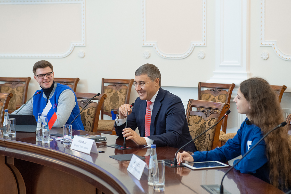 valerij-falkov-otvetil-na-voprosy-predstavitelej-studencheskih-smi-ncfu.ru-01.jpg